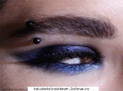 Si'a schimbat pierce'ul Bre' !:X! - si asta e cel new - *..::Archive::..*