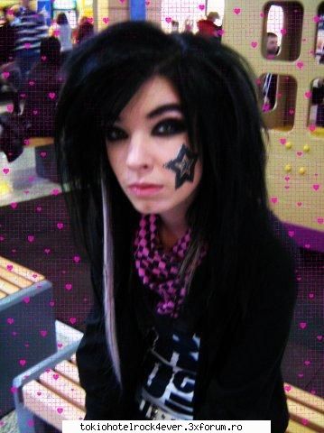 Sosia lui Bill??? - Acest baiat se numeste Mike Muller,e din Rusia si - *..::Bill Kaulitz::..*