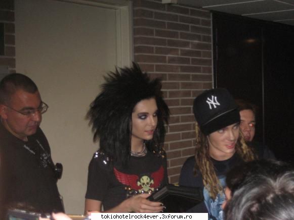 Tokio Hotel In Spania( ) - j ultima uite bodyspalda lu bill:)) - *..::Gallery::..*