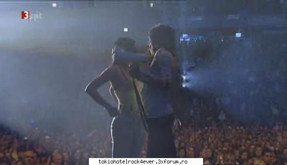 Tokio Hotel LIVE in Oberhausen ( ) - si k d obicei a luat o fata sa cante sf mel cu - *..::Other Clips::..*