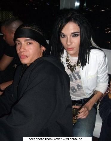 Tom Brunet...? - Dar are pirs in ambele ureciiiii cred ca si pirsu - *..::Tom Kaulitz::..*