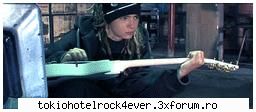 Tom...la politzie?? :O - CE Domne' iarta-ma are tomytza in kp? totuiji e - *..::Tom Kaulitz::..*