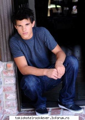 Twilight - A observat careva ce BUN e Taylor in New Moon??? - *..::Movies/Actors::..*