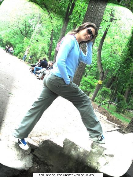 VAleu Denisse pericol publik =)))) LOL ferea - asta e fund sexyy la tn ?? - *..::Me, myself & I::..*