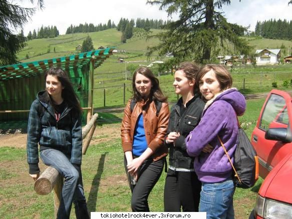 Whit3Ang3l - va voi :> poze sa incepem cu cele din excursie - *..::Me, myself & I::..*