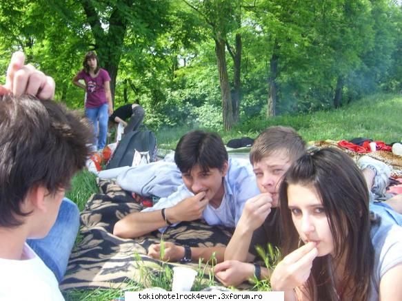 Whit3Ang3l - mancau semintze simultan - *..::Me, myself & I::..*