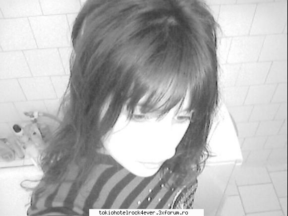 Whit3Ang3l - aici par..EMO!!! deci va rog ce vreau sa zic - *..::Me, myself & I::..*