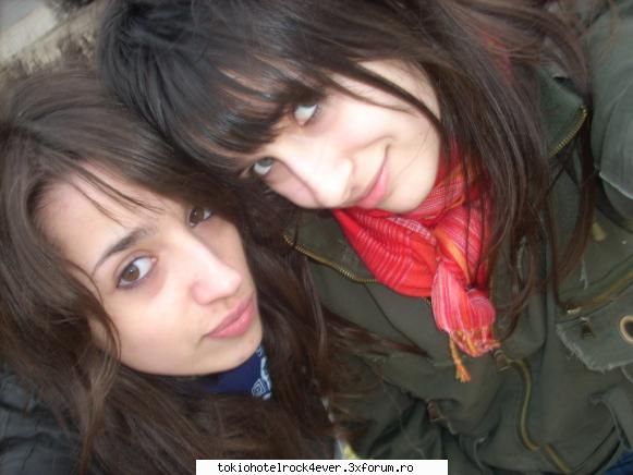 Whit3Ang3l - Aici eram in parc Mama lui ciree zice k semanam - *..::Me, myself & I::..*