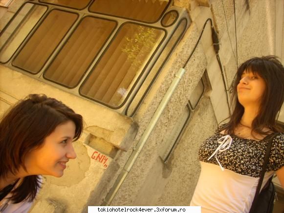 Whit3Ang3l - privitz expresia faciala a lui tzo - *..::Me, myself & I::..*