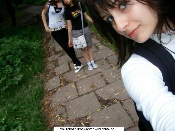 Whit3Ang3l - Sa pun poz acum caa Aici erau spre cetate La cire - *..::Me, myself & I::..*