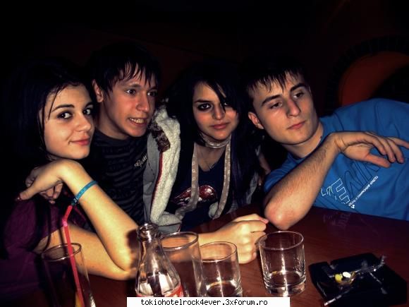 Zo cei Merri - la un restaurant la care lumea s`a imbatat apoi - *..::Me, myself & I::..*