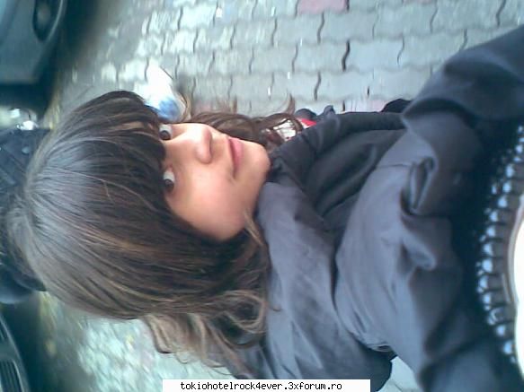 Zo cei Merri - aici e pe srada cand nu se holba in vitrine - *..::Me, myself & I::..*