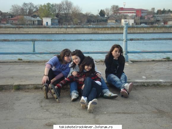 Zo cei Merri - ce il amuza simonul in acest tablou este cel care - *..::Me, myself & I::..*