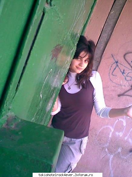 aici mirosea a urina :nebun: 
toata lumea a facut poza  :nebun: 
deci :rotfl:  :rotfl: zo cei merri