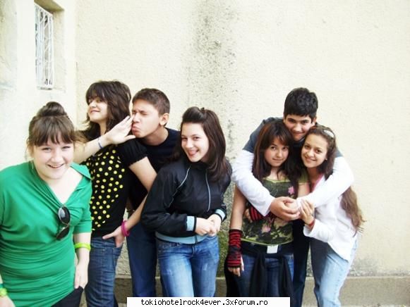 Zo cei Merri - ne'am intors din parc ..la scoala am si filmuletz - *..::Me, myself & I::..*