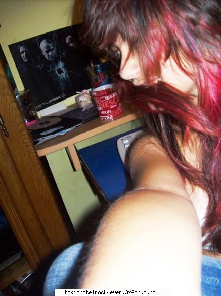 Zo cei Merri - i'aaa bietul bosket vaii acum va incerca sa puna - *..::Me, myself & I::..*