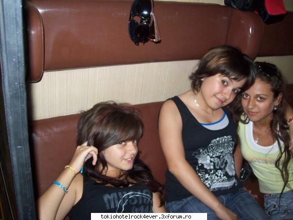 Zo cei Merri - aici tabar suntem in tren nu am dormit toata - *..::Me, myself & I::..*