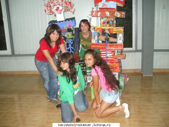 Zo cei Merri - aici suntem intr'o sala mare unde Zo cristin ruy - *..::Me, myself & I::..*
