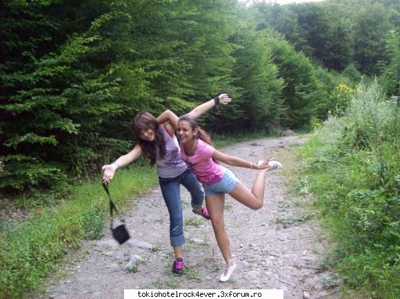 Zo cei Merri - aici au mers singur prin padur si au mancat mure - *..::Me, myself & I::..*