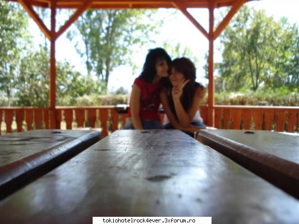 Zo cei Merri - la foisor unde au venit apoi niste obsedat cu - *..::Me, myself & I::..*