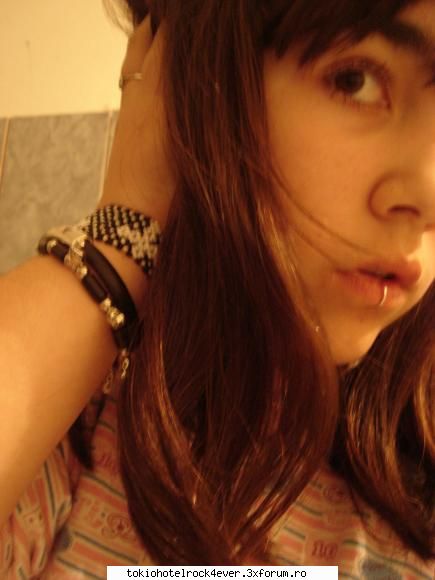 Zodii - yo`s alexandra uh? aia din poza sunt eu - *..::All about us::..*