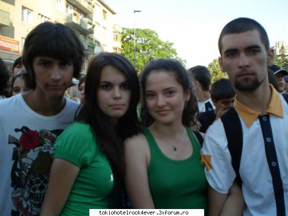 aaaa - ne plictisim asa deci pozeeeeeeeee - *..::Me, myself & I::..*