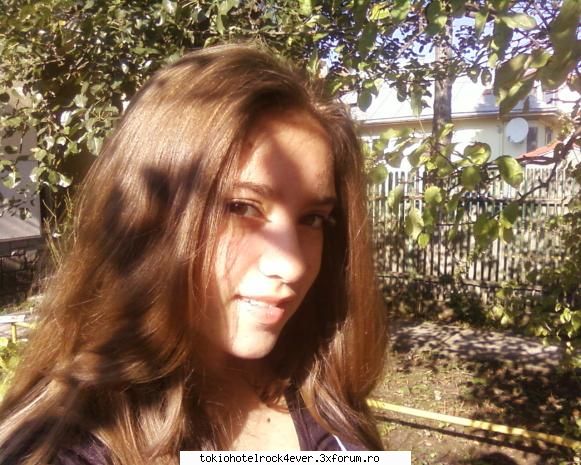 about me.... - d dupa cum spuneam:X maimutza sta afara:D - *..::Me, myself & I::..*