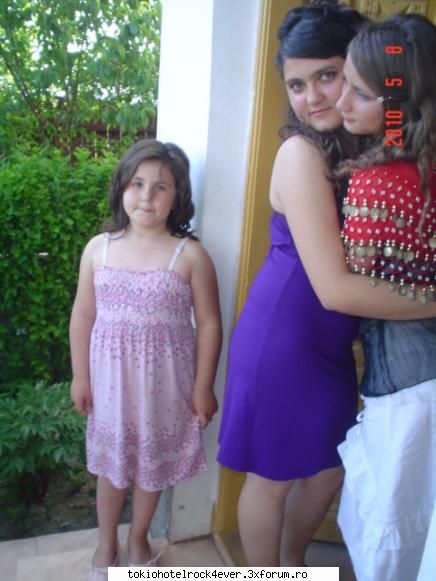 aby_4_gusty - aici ia ziceti si voi nu am ochi verzi? - *..::Me, myself & I::..*