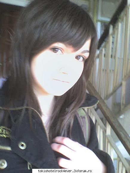 adelinutza - ? Nush...nu stiu cum mi-ar sta Nu prea am - *..::Me, myself & I::..*