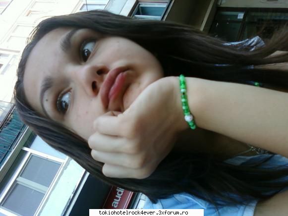 adelinutza - Am ai gasit una Imi place sa ma stramb Cat e cel - *..::Me, myself & I::..*