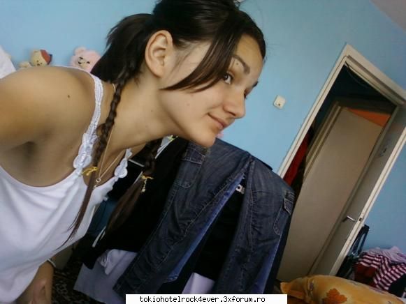 adelinutza - Crek mai am! Vreau sa va zic k m-am tuns again! - *..::Me, myself & I::..*