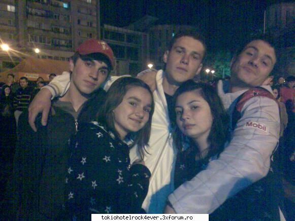 adelinutza - sa va povestesc k sambata am fost la concert cu - *..::Me, myself & I::..*