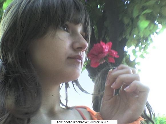 adelinutza - ms sa va mai onoreze cu nijte poze aici mirosea - *..::Me, myself & I::..*