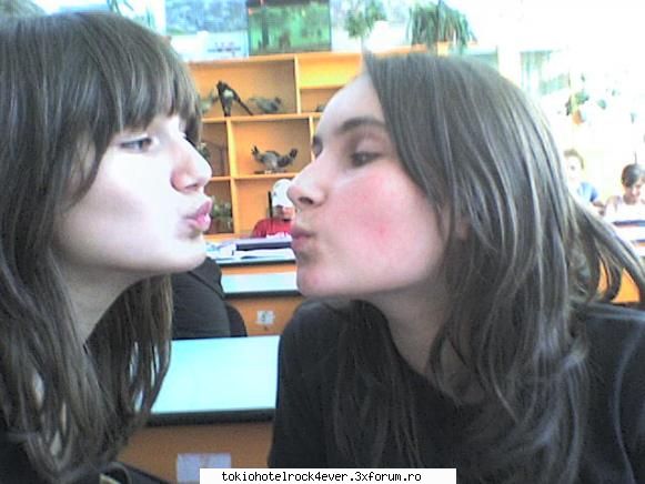 adelinutza - aici erau in clasa ora de religie - *..::Me, myself & I::..*