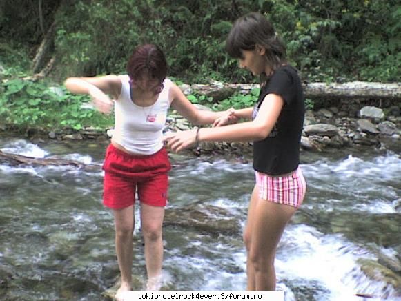 adelinutza - Aici era cu mam traversand caskda niagaraaa Vreau - *..::Me, myself & I::..*