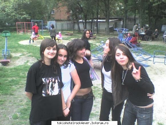 adelinutza - Stati mah la poza :x - *..::Me, myself & I::..*