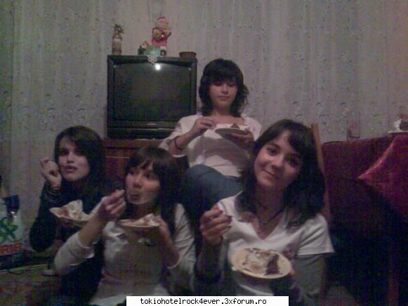 adelinutza - Aici ne mutasem locu - *..::Me, myself & I::..*