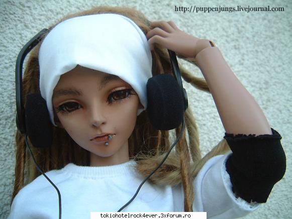 baby doll...TOM! :X:x:X - asta e papusik Tom...voi avetzi poze cu ea?? k yo - *..::Tom Kaulitz::..*