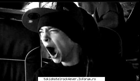 baietzii in ipostaze ciudate =)) - da si Tom are gura mare - *..::Gallery::..*
