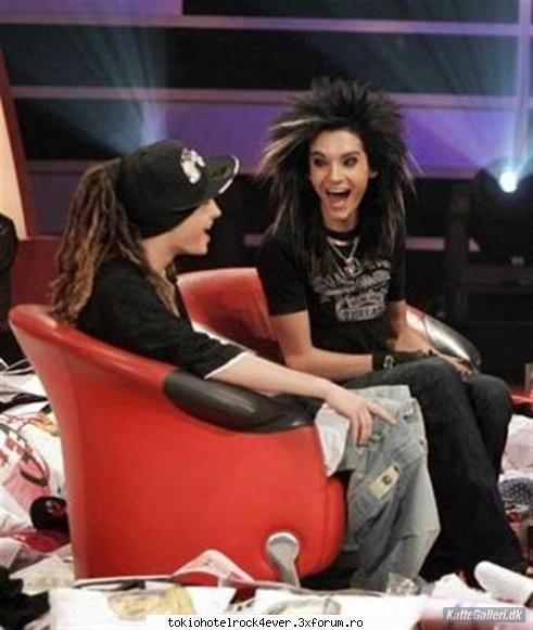 baietzii in ipostaze ciudate =)) - si aici e tot fratern - *..::Gallery::..*