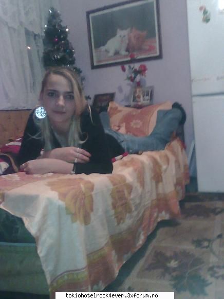 bebitza love tom - p l tzara....lipsa d ocupatie se mai intampla - *..::Me, myself & I::..*