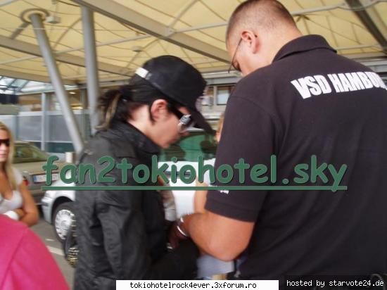 bill - haide sa va arat niste poza in premiere pentru - *..::Bill Kaulitz::..*