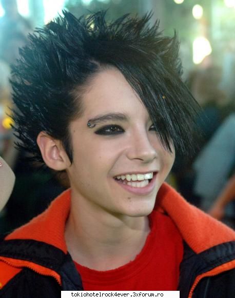blea blea blea =)) - blea blea bleaf ma uit la el din minut in minut - *..::Bill Kaulitz::..*