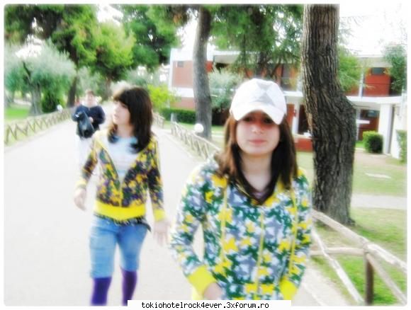 <><><><>bogdana<><><><> - aici nush dupa c ma uitaam - *..::Me, myself & I::..*