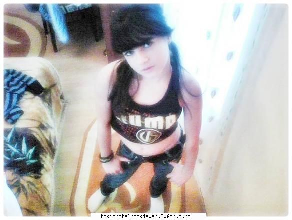 <><><><>bogdana<><><><> - am mai gasit si yo cv poza......... poza asta e - *..::Me, myself & I::..*