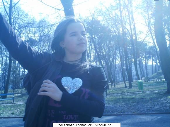 crazy_axy - mai fetele, daca tot m-ati rugat frumos va pun si - *..::Me, myself & I::..*