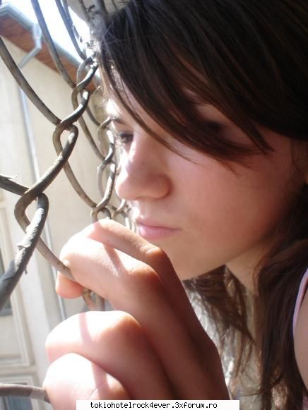 crazy child-->eo - hai sa mai punnijte poze cu mn..k ma plikti:D - *..::Me, myself & I::..*