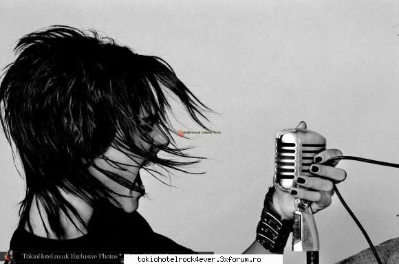 de cat timp ascultatzi voi TH? - am uitat poza! asta o avem p desktop - *..::Tokio Hotel & Us::..*