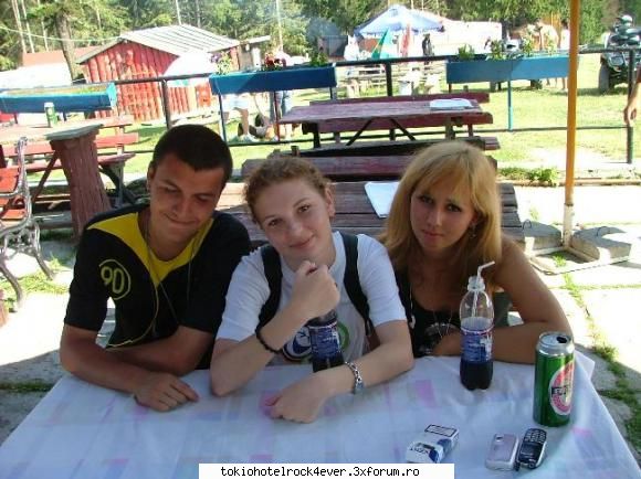 deedee_bill_tokiohotel - sunt o persoana f prietenoasa,imi place sa vb - *..::Me, myself & I::..*