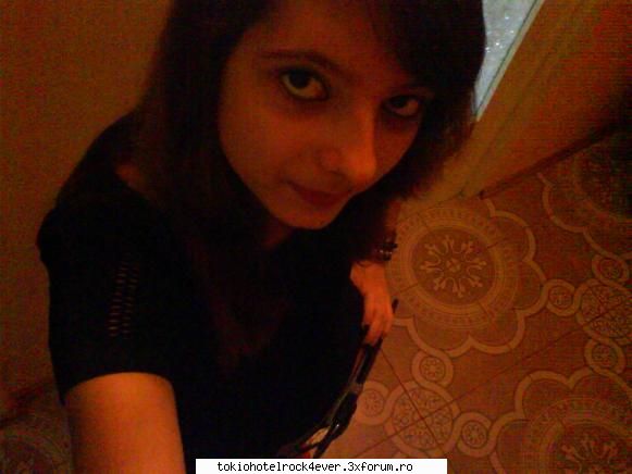 eo...cn altcineva=)) - iar zici kas cocoshata shi acilea :x buun deci - *..::Me, myself & I::..*